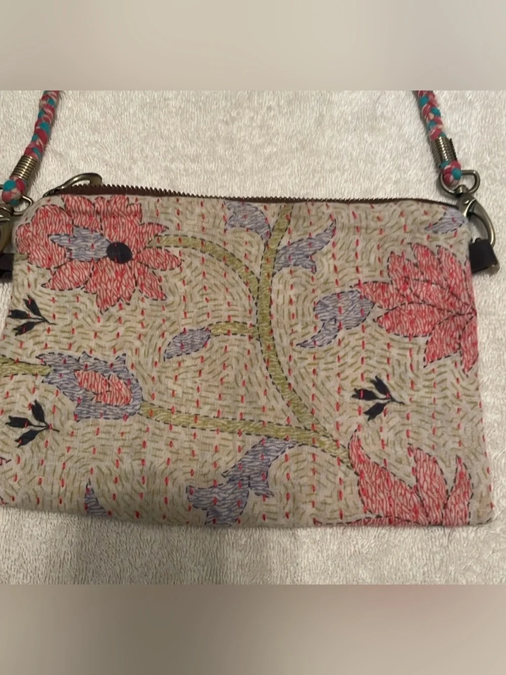 Sari Bari crossbody/wristlet Floral Embroidered Crossbody Bag - Pink & Cream
